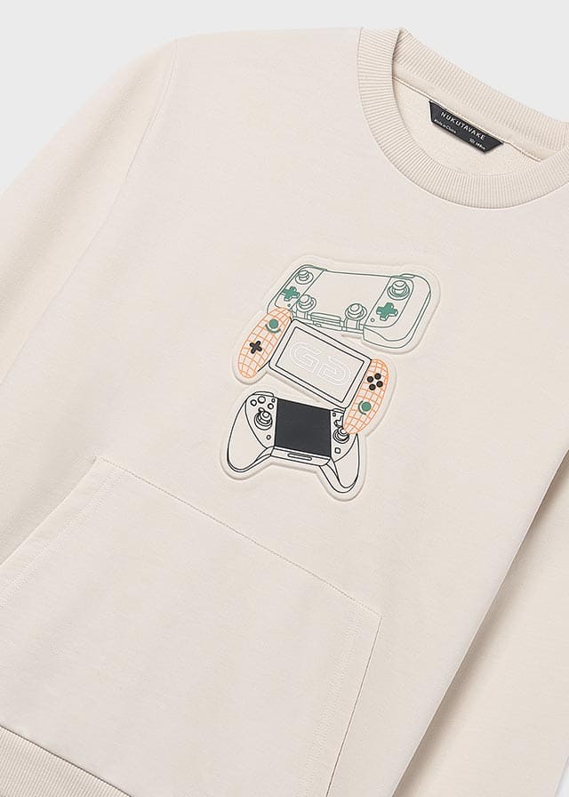 Pullover embossed