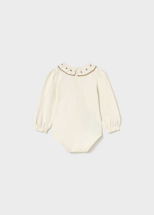 Body cuello bordado