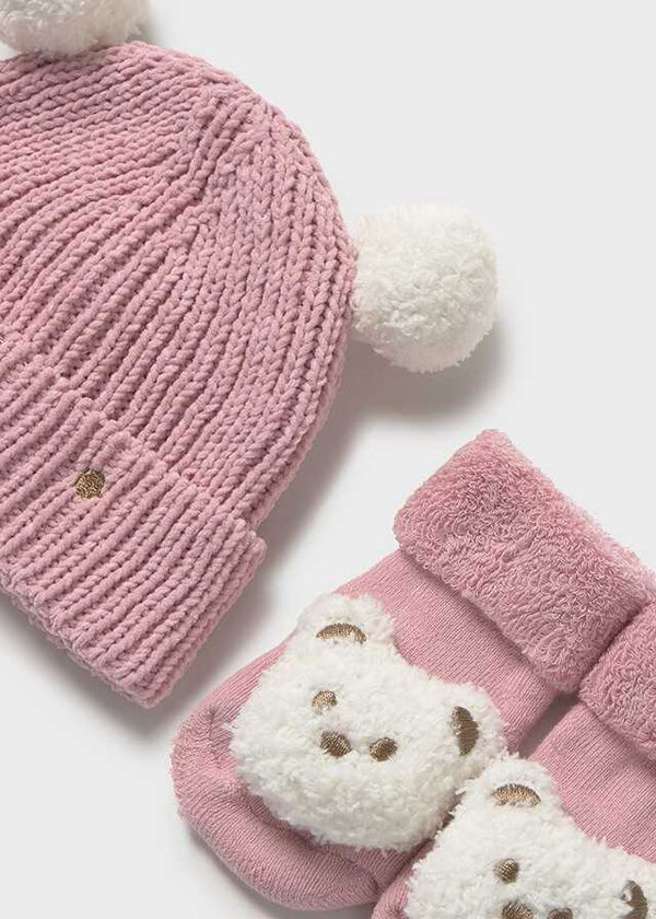 Set de gorro y calcetines