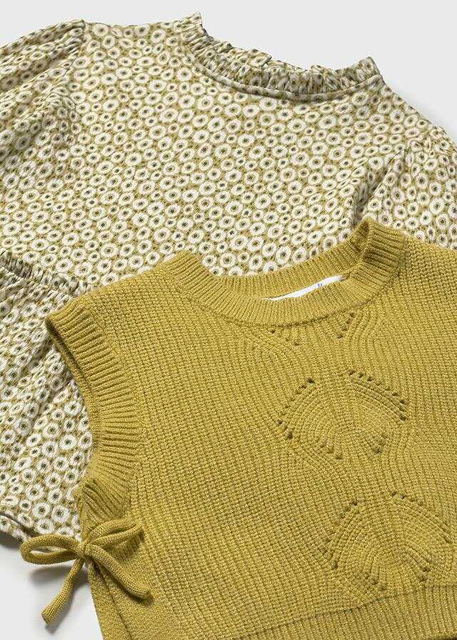 Vestido con chaleco tricot