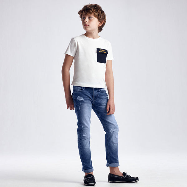 Pantalon tejano straight fit roto
